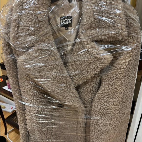 UGG-Gertrude Short Teddy Coat-Putty - Picture 3 of 5